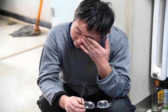 Người đàn ông nhận được 18,6 tỷ đồng đền bù đất liền mang hết đi gửi tiết kiệm, 1 năm sau đến hạn ngân hàng tuyên bố: “Ông không được rút đồng nào”