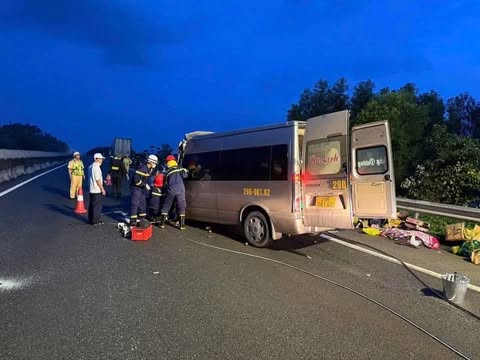 Vụ tai nạn trên cao tốc khiến 4 người tử vong: Cô dâu, chú rể cùng gia đình đang trên đường về Ninh Bình