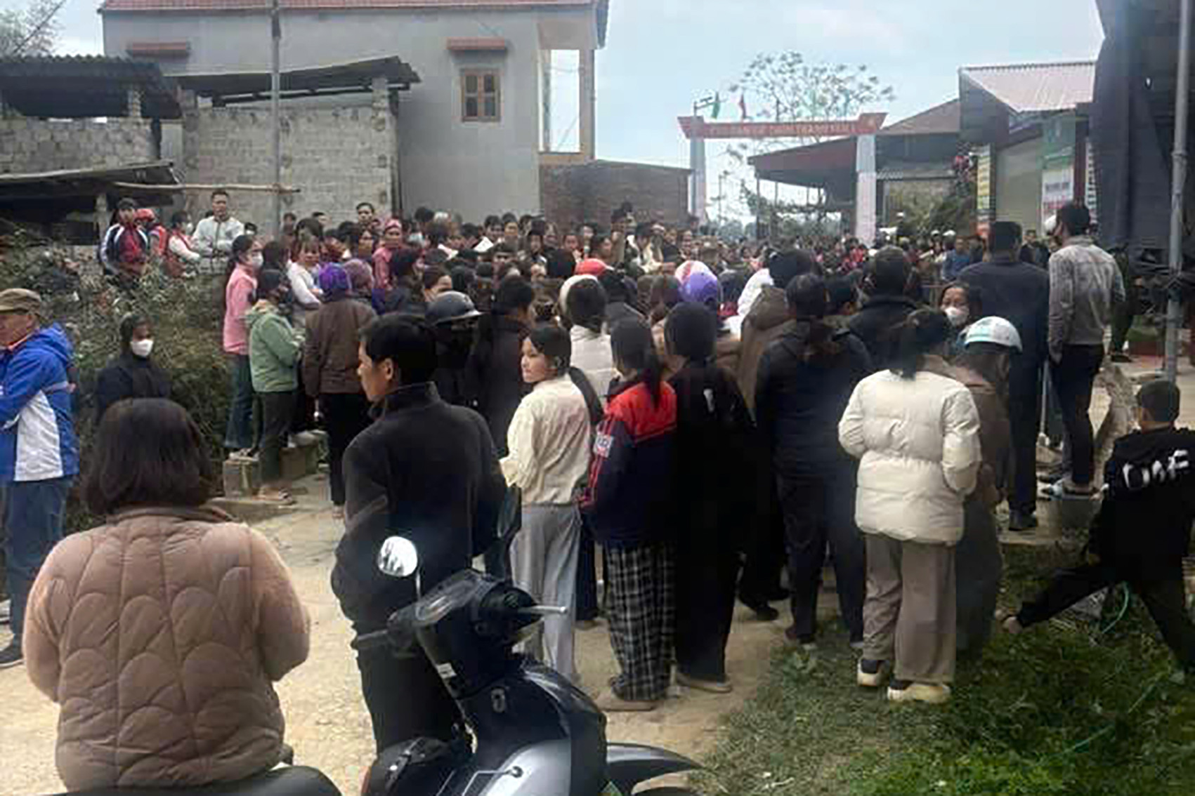 Cả nước hướng về Lạng Sơn