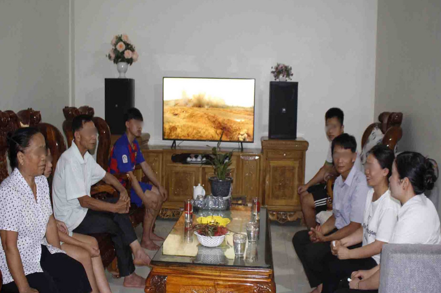 Chăm sóc mẹ già suốt 10 năm nhưng không được chia mảnh đất nào, đến lúc đọc kỹ lại di chúc tôi mới òa khóc