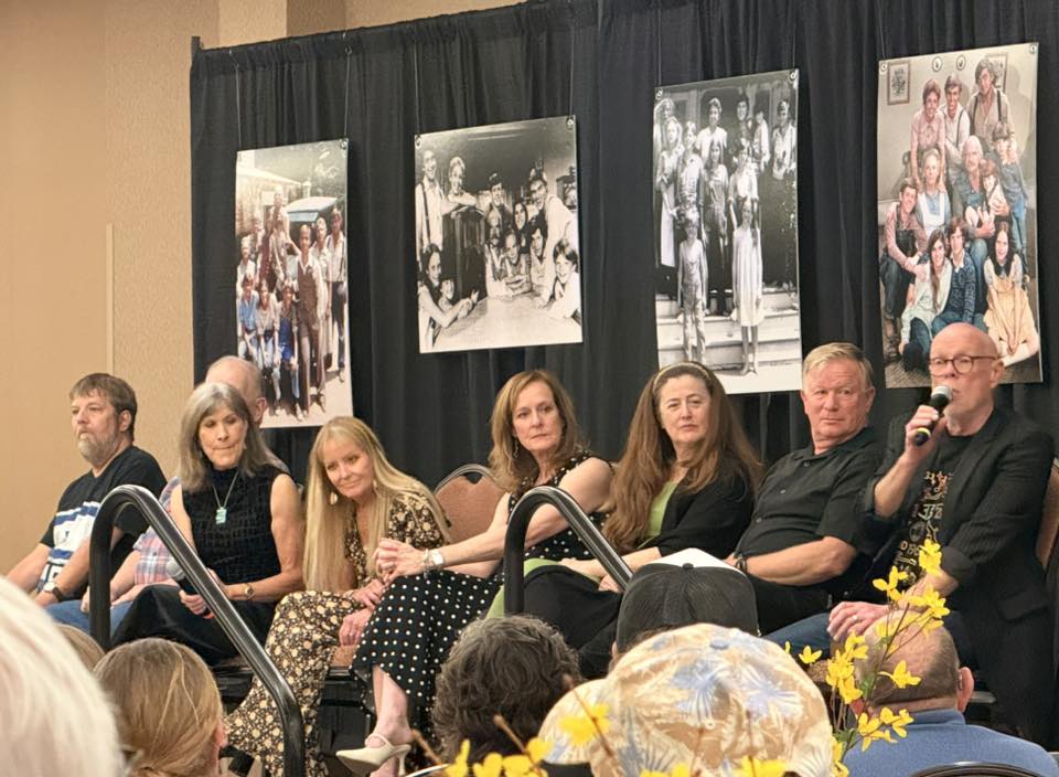 Here’s What The Cast Of The Waltons Looks Like Now – The List